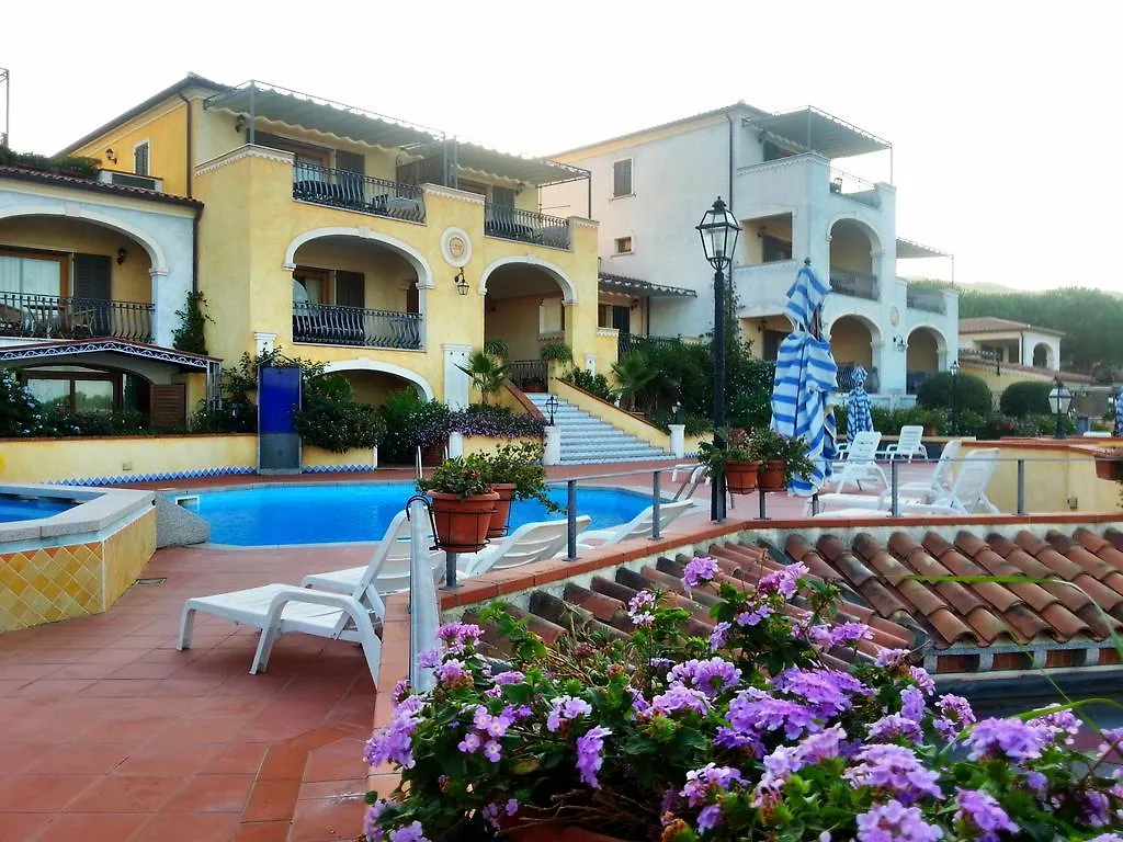 Residence Riva Azzurra Cannigione Aparthotel