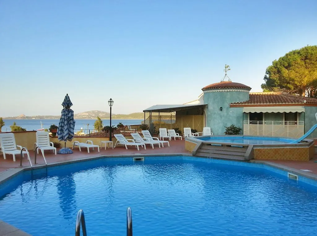 Residence Riva Azzurra Cannigione Aparthotel
