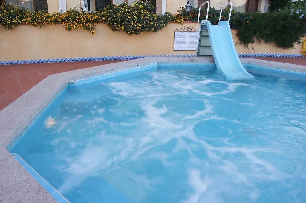Ξενοδοχείο με διαμερίσματα Residence Riva Azzurra Cannigione