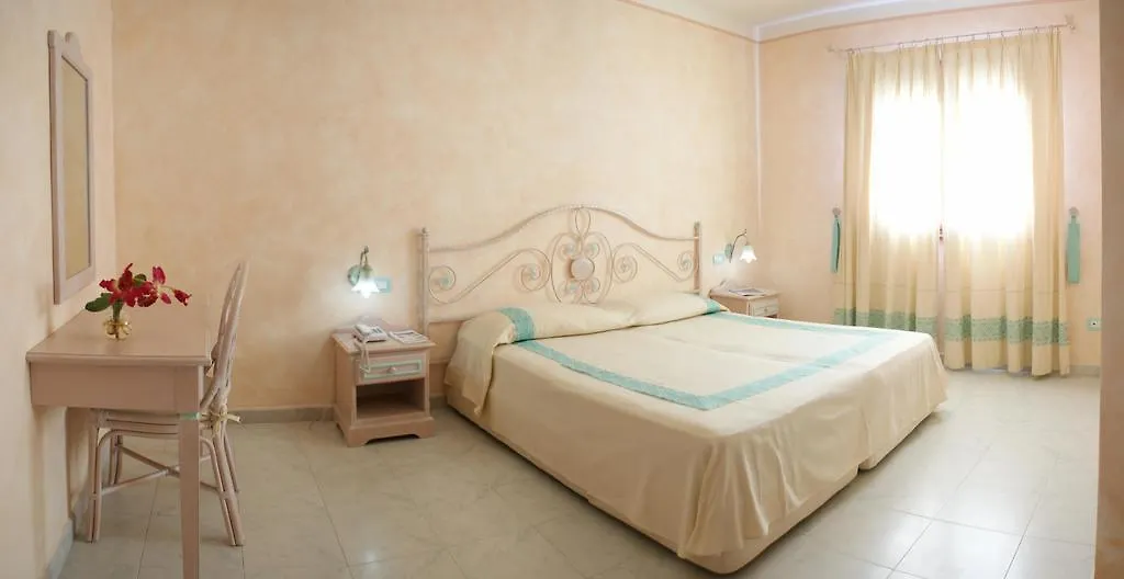 Residence Riva Azzurra Cannigione 3*,