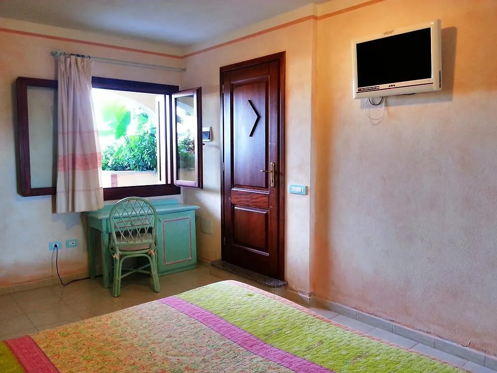 Residence Riva Azzurra Cannigione 3*,