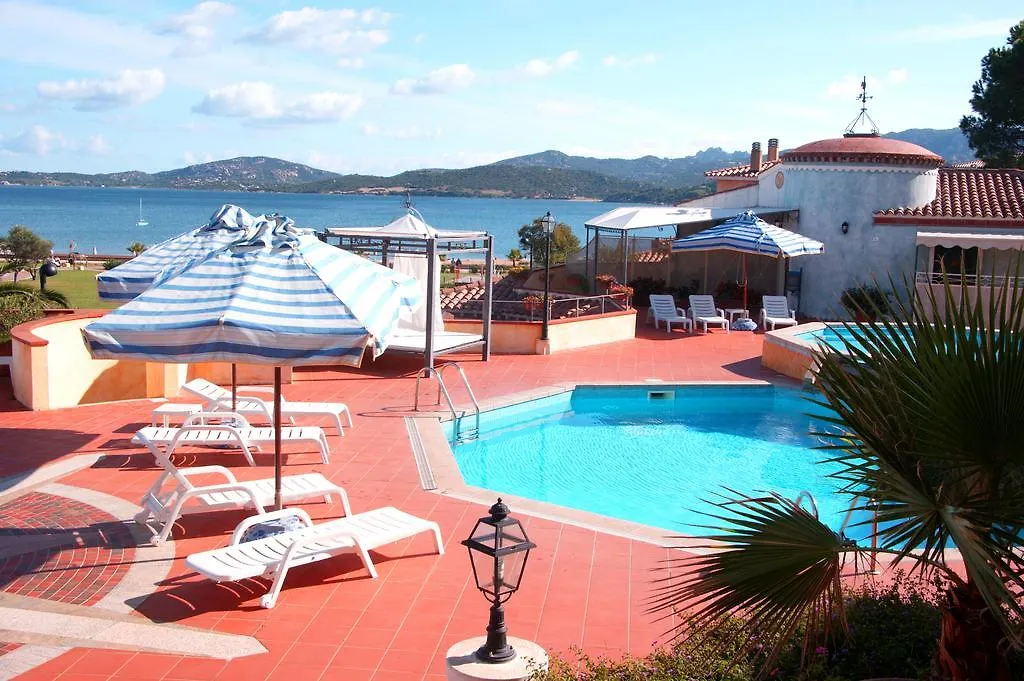 Residence Riva Azzurra Cannigione 3*,